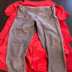 Lulu cropped gray leggings